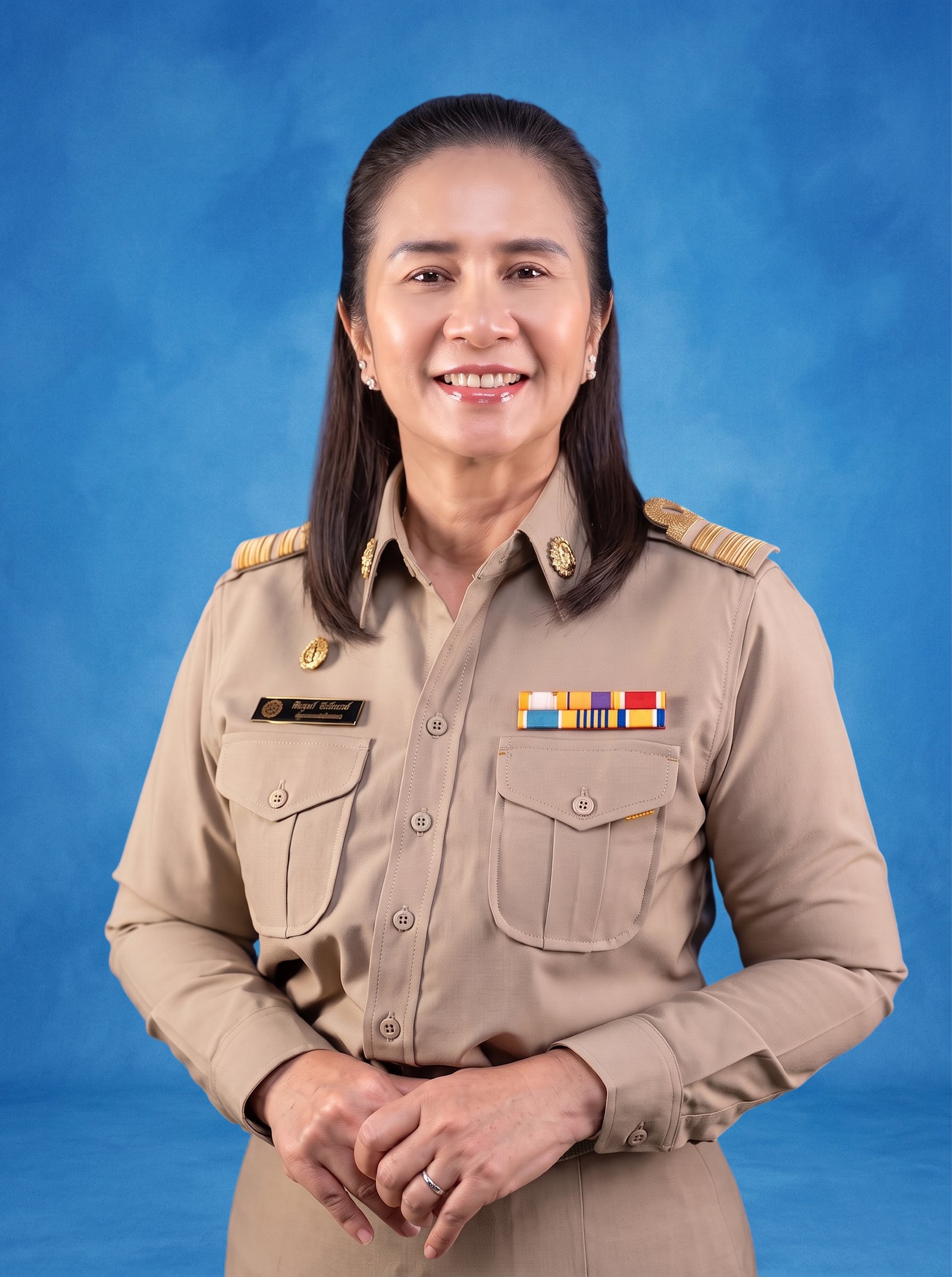 นางสาวน้องนุช  โตนิติวงศ์